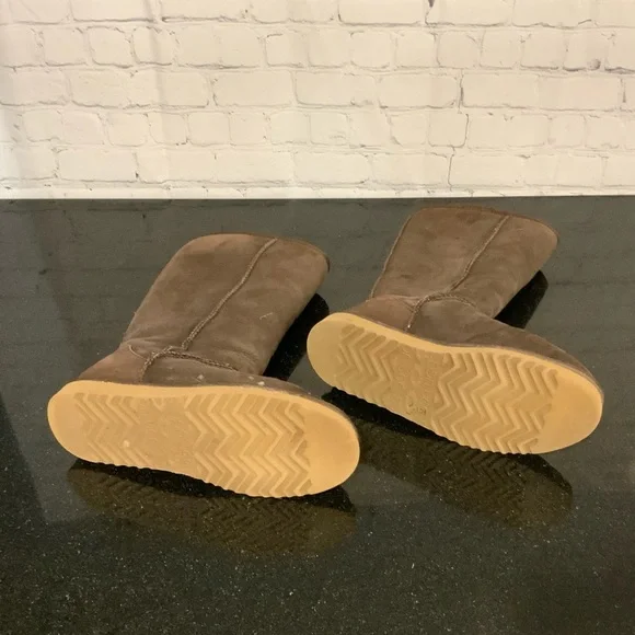 Women’s UGG Classic Tall Boot Size 8 Dark Brown - Picture 4 of 15